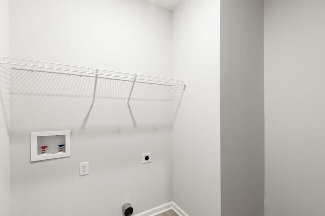 Building Photo - Wyndham Village For Rent!