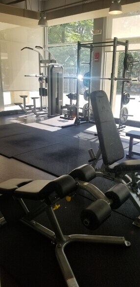 weight room - 800 4th St SW