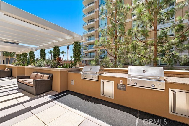 Building Photo - 3052 Scholarship