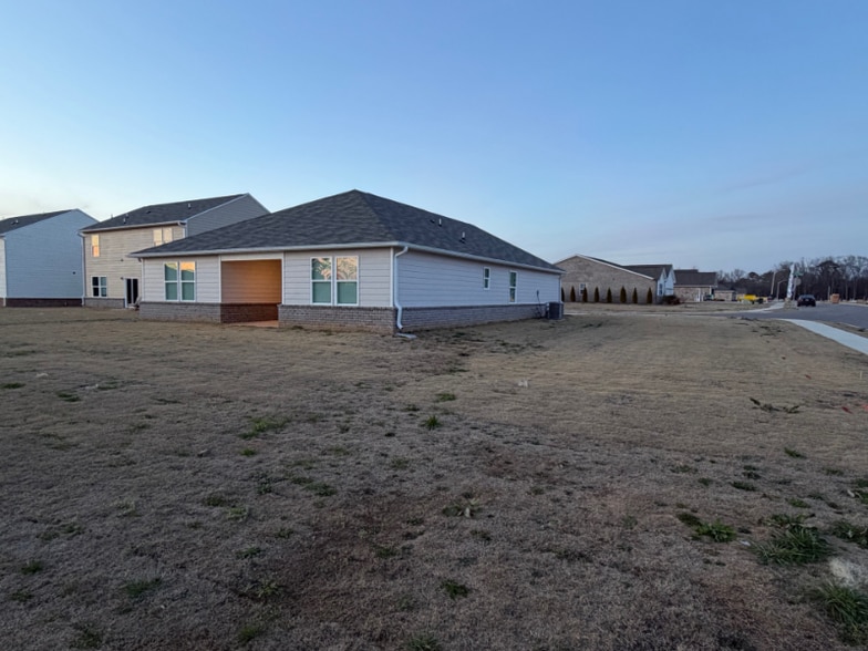 Building Photo - 116 Vulcan St