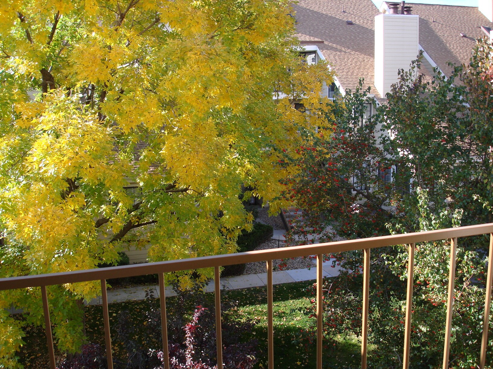 Balcony overlooking greenbelt - 4862 E Kentucky Ave