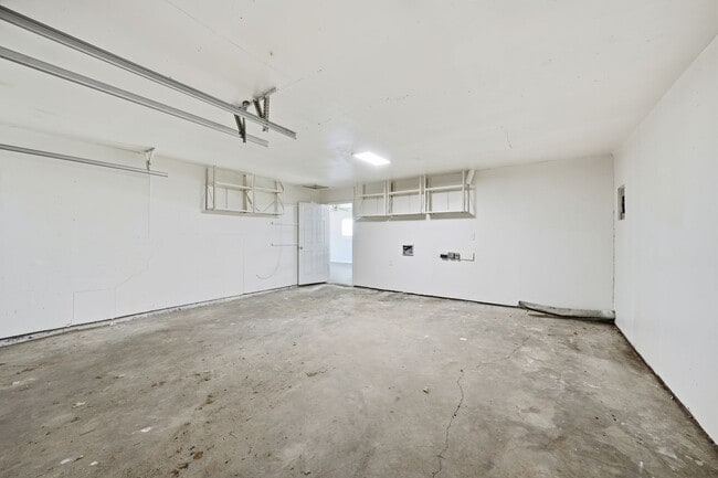 Building Photo - 2721 Ash Park Dr