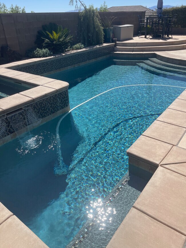 Building Photo - 2540 E Desert Cliff Dr