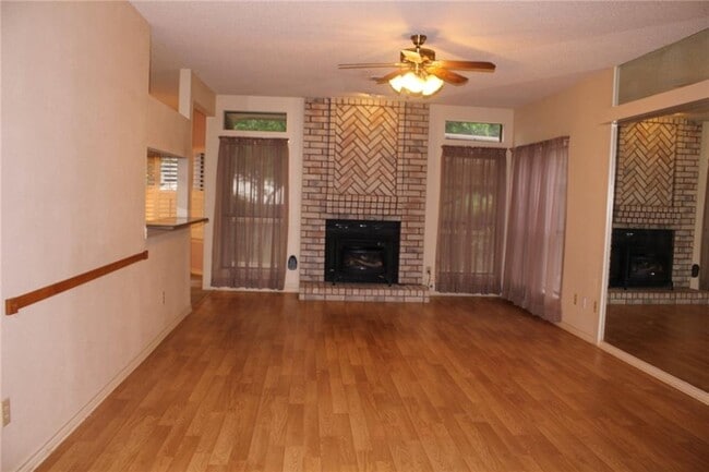 Building Photo - 2141 Surrender Ave