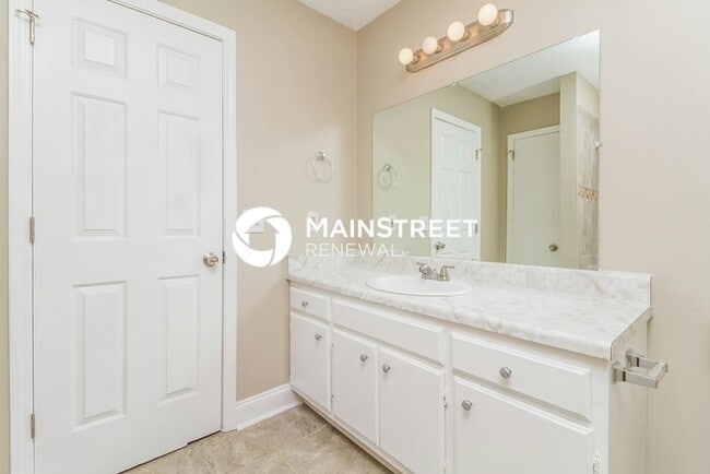 Building Photo - 3 Bedroom Pet-Friendly Home in Nashville, ...