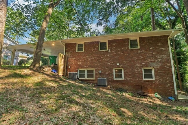 Building Photo - 2897 White Oak Dr
