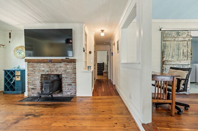 Building Photo - Fully Furnished Cottage in Pittsboro