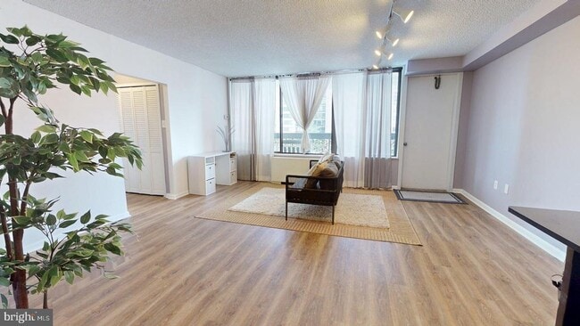 Building Photo - 3701 S George Mason Dr