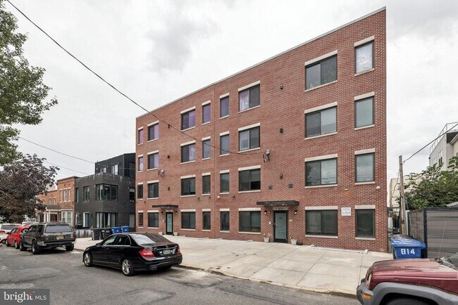 Building Photo - 814 N Uber St