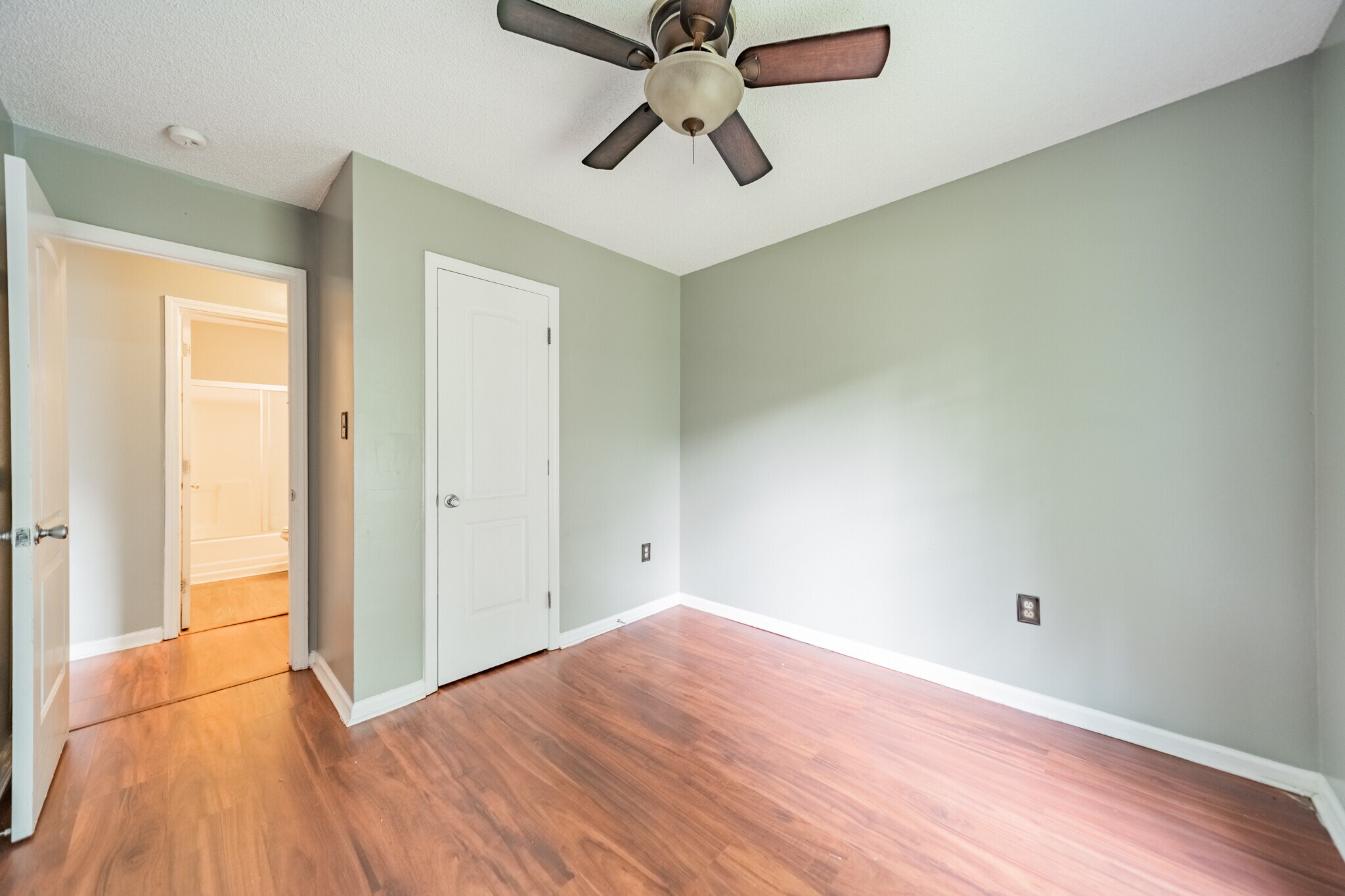 Building Photo - Room in House on Sherington Way