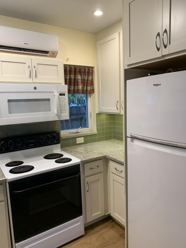 Building Photo - 1500 NW 5th Ave