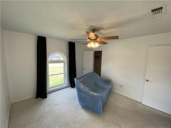 Building Photo - 1122 Rhonda Lee St