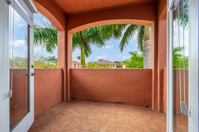 Building Photo - 658 Cresta Cir