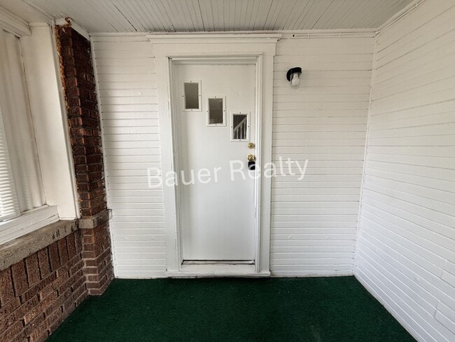 Building Photo - 3 Bedroom single family home