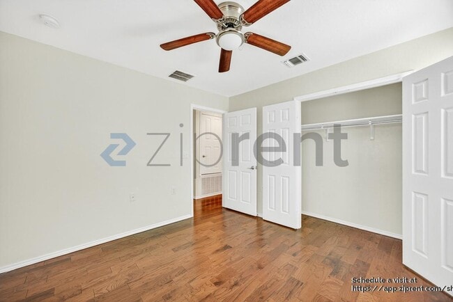 Building Photo - 7414 Bluebonnet Bay