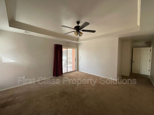 Building Photo - 2206 Barton St