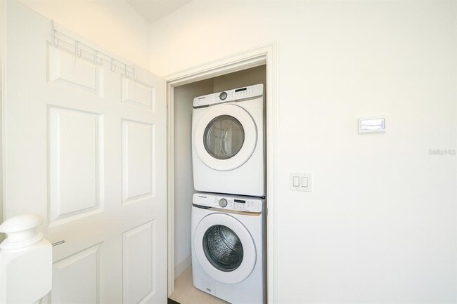 Building Photo - 17521 Placidity Ave