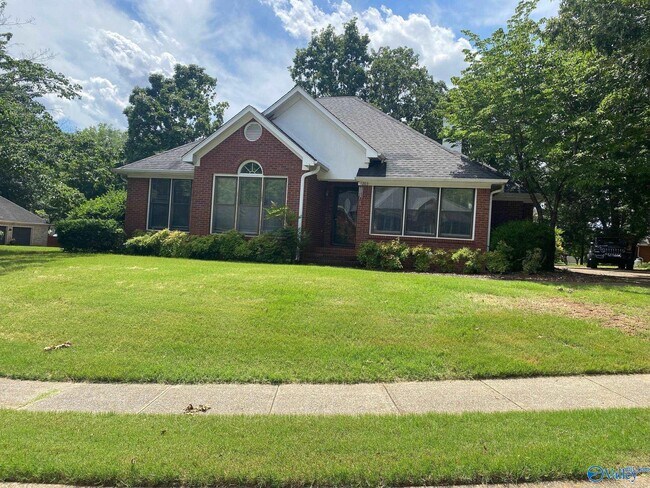 Primary Photo - 203 Glenridge Ct SW