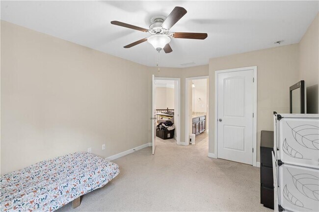 Building Photo - 4470 Skylark Ln