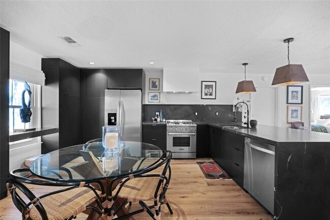 Building Photo - 5503 Cheshire Ln