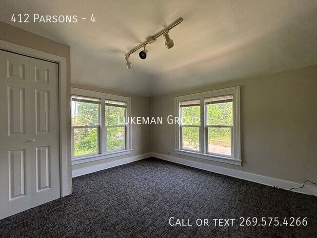 Building Photo - 412 Parsons-4