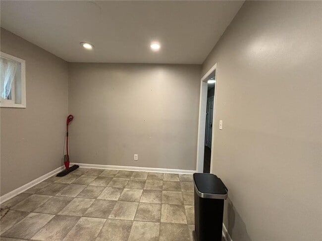 Building Photo - 4360 Glenwood Pkwy