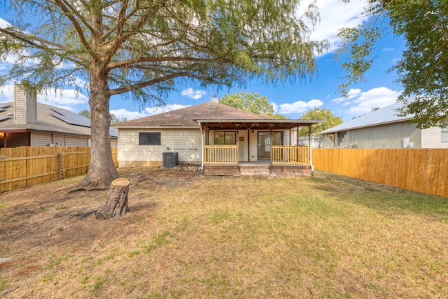Building Photo - 16031 Watering Point Dr