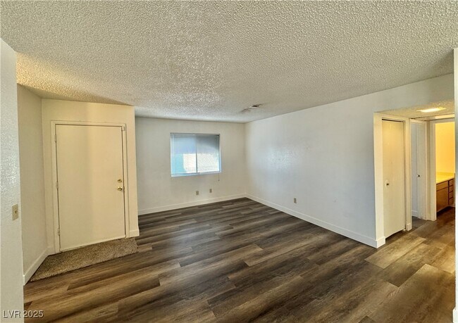 Building Photo - 6750 Del Rey Ave