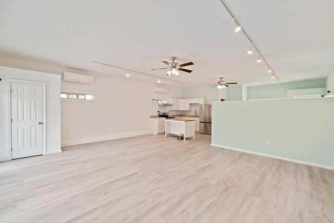 Building Photo - 15 Rockland House Rd