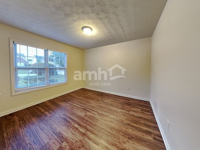 Building Photo - 2720 Kentshire Way