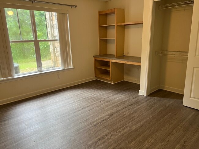 Building Photo - 302 Harts Cove Way