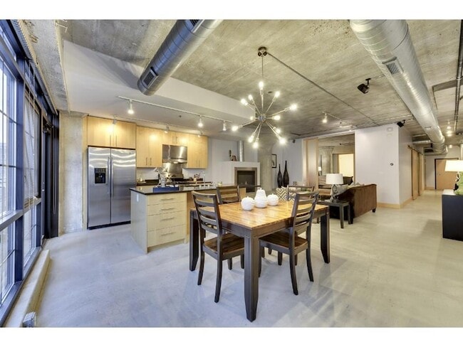 Building Photo - 525 N 3rd St
