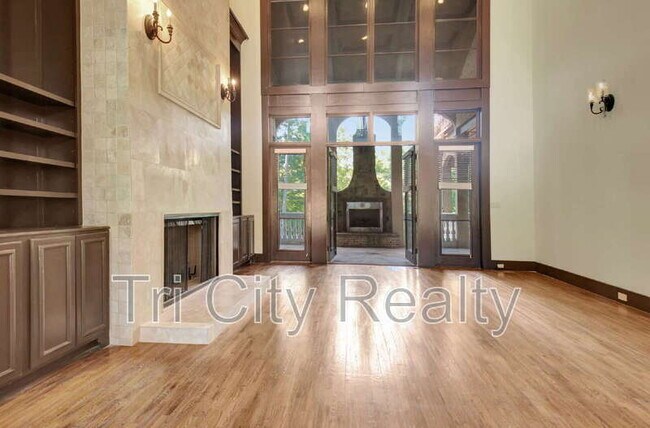 Building Photo - 250 Moss Creek Walk