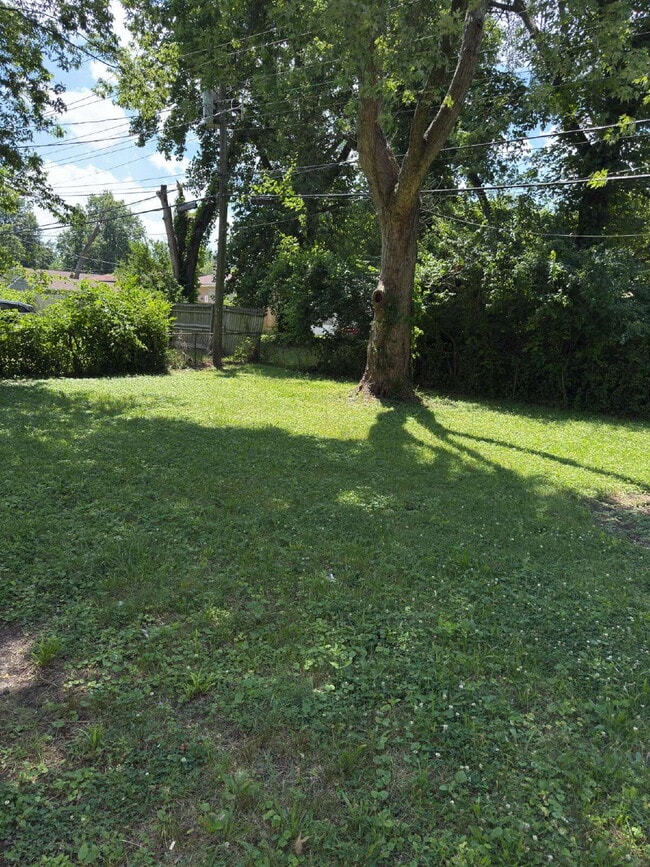 Building Photo - 10359 Renfrew Dr