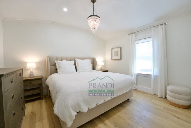 Building Photo - 49 Locust Ave