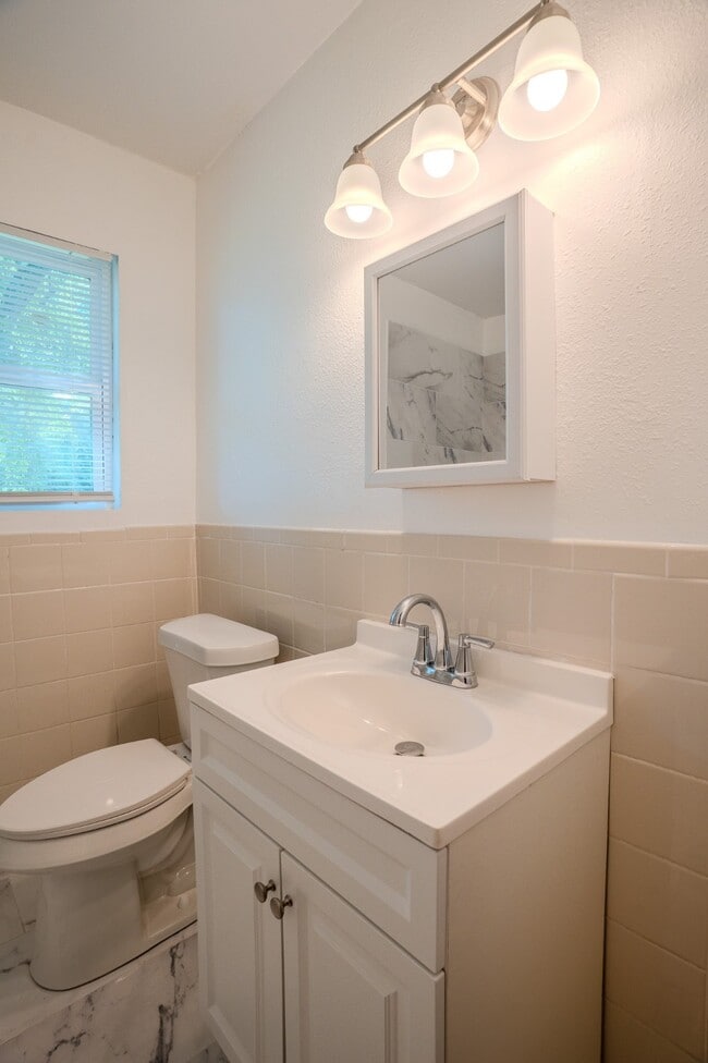 Building Photo - 1114 Blackwood Ave