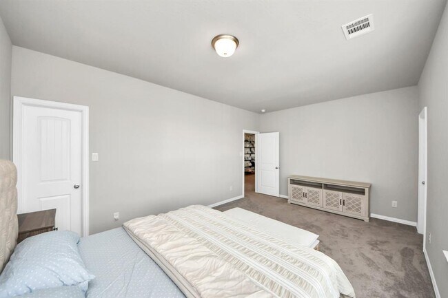 Building Photo - 6331 Cambrai Wood Ln