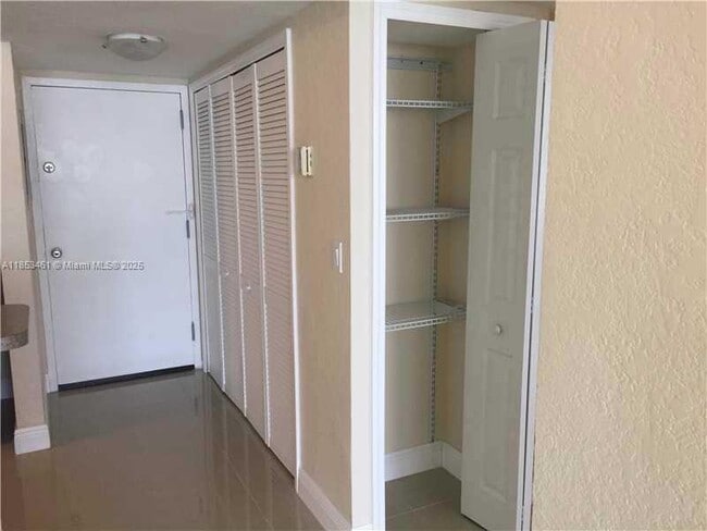 Building Photo - 9143 SW 77th Ave