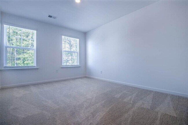 Building Photo - 2425 Livi Ln