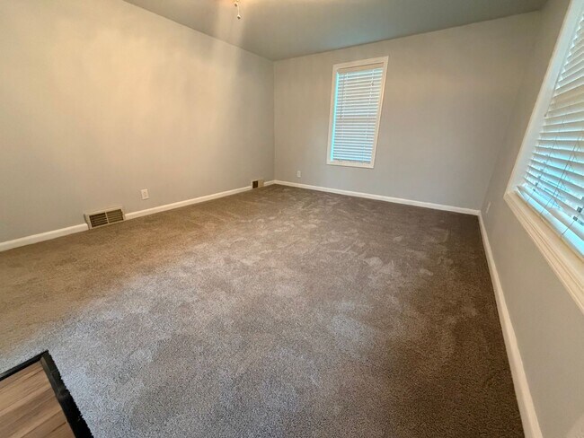 Building Photo - 3137 Bermuda Ln