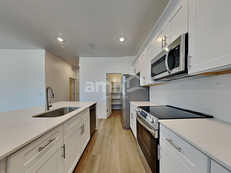 Building Photo - 20177 W Thomas Rd