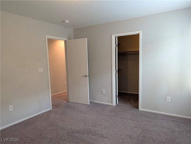 Building Photo - 6114 Scarlet Leaf St