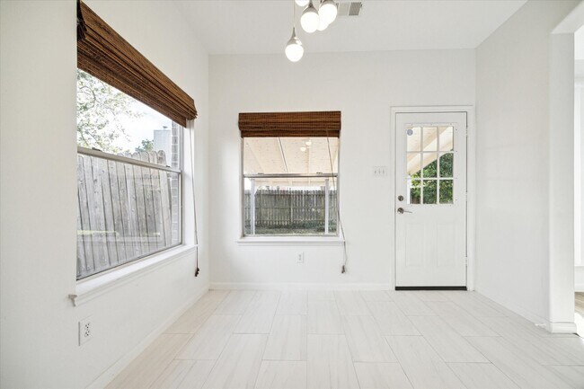 Building Photo - 4910 Sterling Crossing