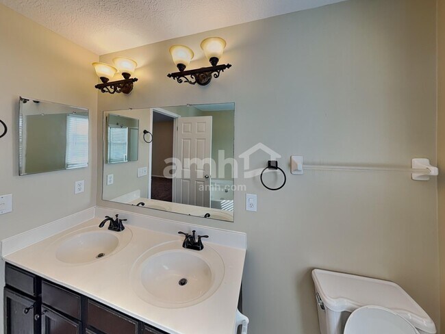 Building Photo - 279 Rockmill St