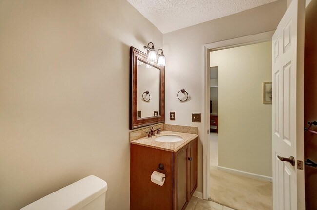 Guest Bathroom - 9728 Timberview Ct