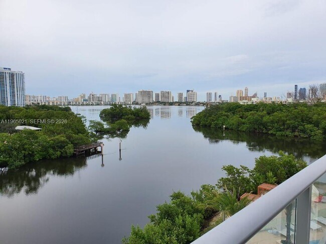 Building Photo - 16385 Biscayne Blvd