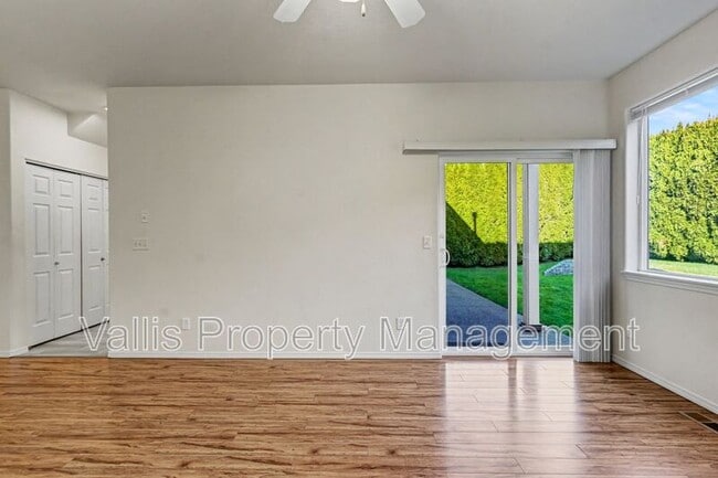 Building Photo - 4936 Evie Jean St NE