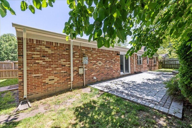 Building Photo - 4783 Rosecroft St