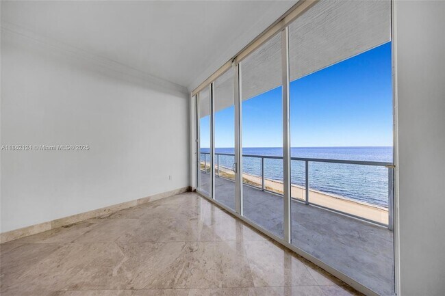 Building Photo - 704 N Ocean Blvd