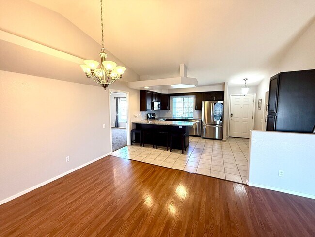 Building Photo - Custom 3 Bedroom, 2.5 Bath Home w/Bonus Ro...